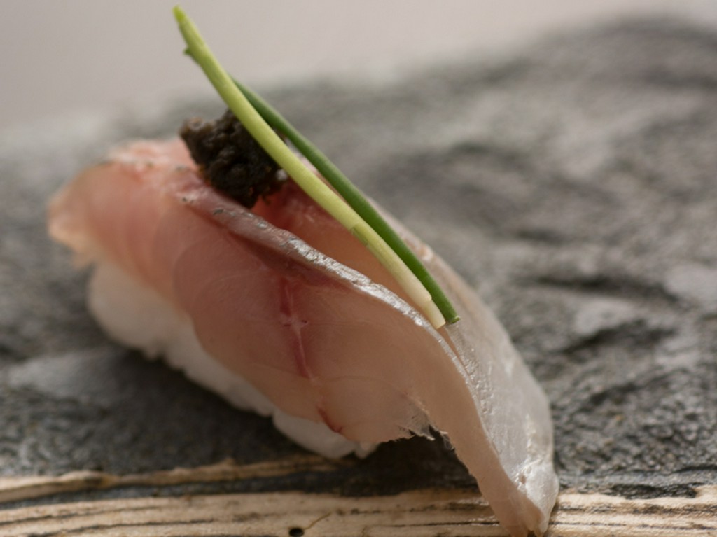 高等ねぎと梅肉こんぶでいただく『あじ』。食通もうなる組合せ