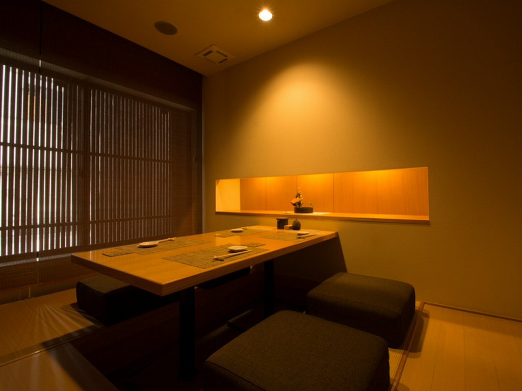 お座敷は掘りごたつでくつろげるので、お子様連れの方も安心です