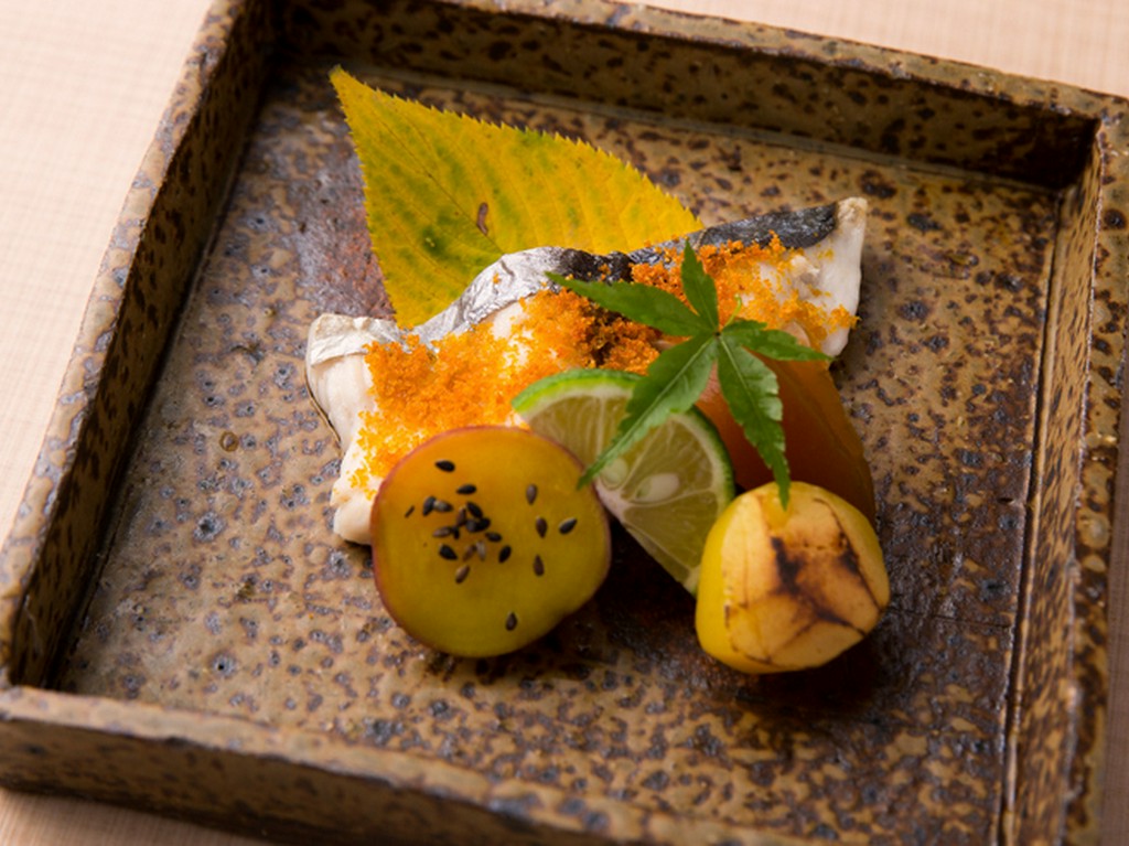 脂の乗った鰆にカラスミが深みを加える『鰆のカラスミ焼き』