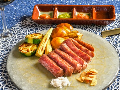 厳選した、旨みの強い和牛を堪能『A5等級和牛ヒレ肉ステーキ』　50g / 150g