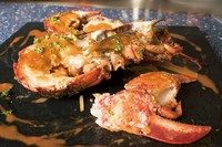 広島名物鉄板ほうれん草バターソテーに
生うにのコラボレーション！