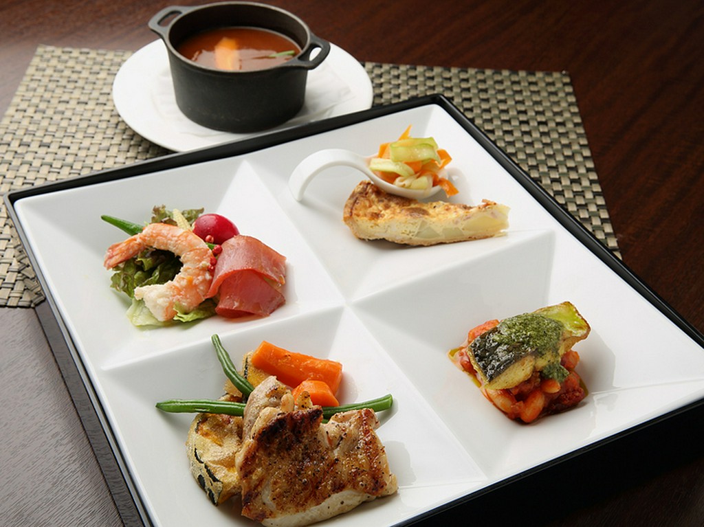 人気のミニビーフシチュー付き『限定ランチ（１０食）』