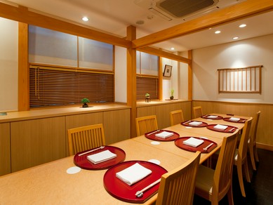 特別な日のお食事に。心地よい空間で贅沢なひとときを