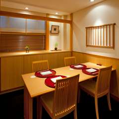 大切な方をもてなす接待に。洗練された空間でゆっくりとお食事を