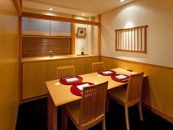 大切な方をもてなす接待に。洗練された空間でゆっくりとお食事を