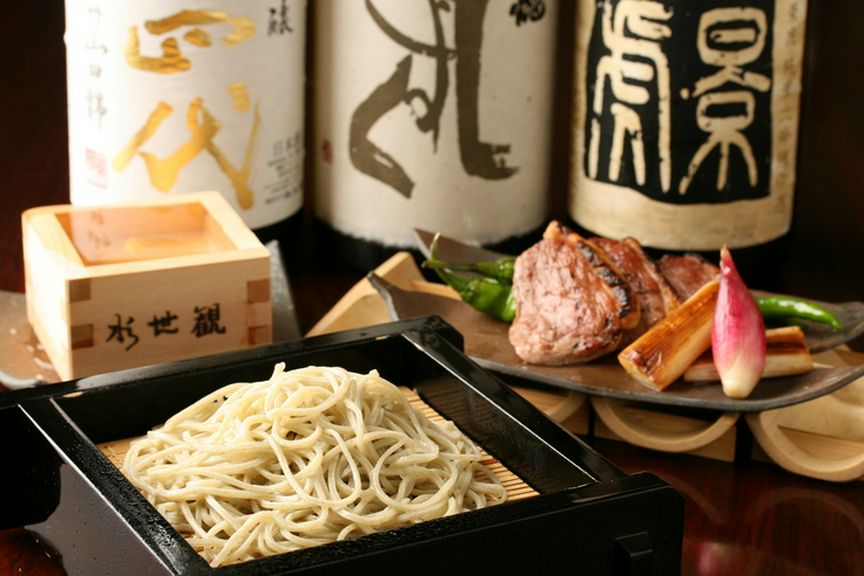 こだわりの酒と肴、〆に蕎麦。粋な空間でゆったりと