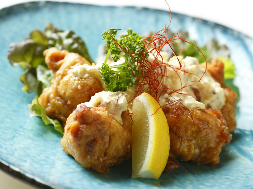 カリッと揚げ、中はジューシイな『宮崎名物！チキン南蛮』　自家製タルタルソースが決め手の人気メニュー