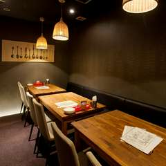 15名まで入れる落ち着ける雰囲気の半個室を完備