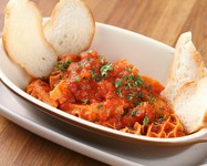 トリッパのピリ辛トマト煮！バケット付きです