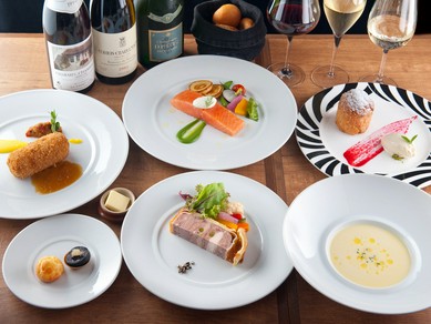 ソムリエが常駐しており料理に合うワインをオススメ