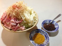 ブタ肉／うどん 