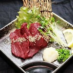 山形県白鷹産の馬刺しです