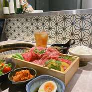 牛タン
山形牛上カルビ
山形牛上ロース
千本すじ

サラダ
煮卵
キムチ
スープ
ライス（大盛り無料）
烏龍茶