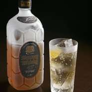 レモンの風味が絶妙の『黒角ハイボール』