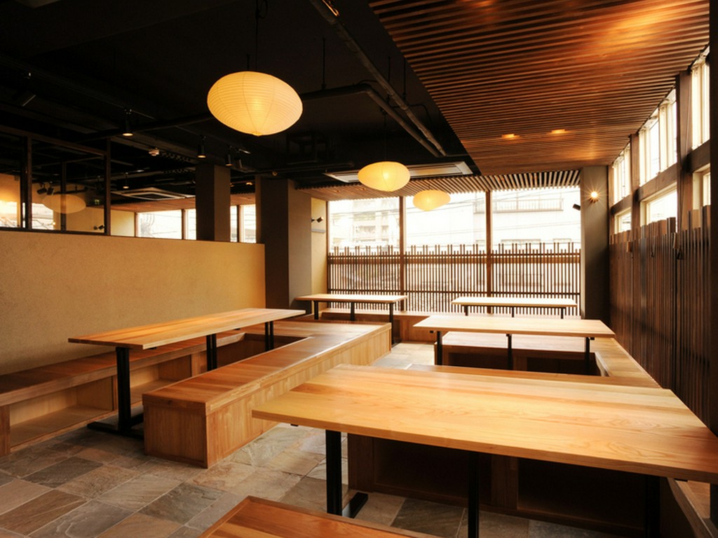 柳馬場六角に佇む大人の和空間で、ゆっくり食事を楽しんで