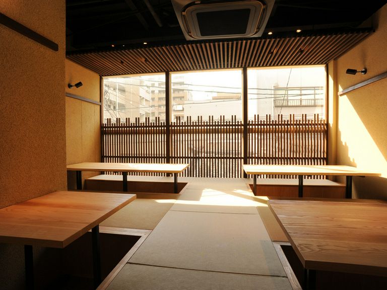 柳馬場六角にあって待ち合わせにも便利。グループにも最適