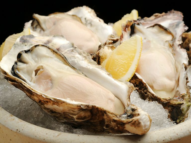 レモンの酸味と磯の香りがマッチした『仙鳳趾 真ガキ』