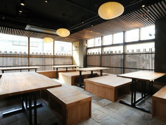 会社帰りや宴会に最適な、大人の隠れ家空間を満喫して