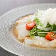 新鮮な魚を旬の素材でカルパッチョに♪