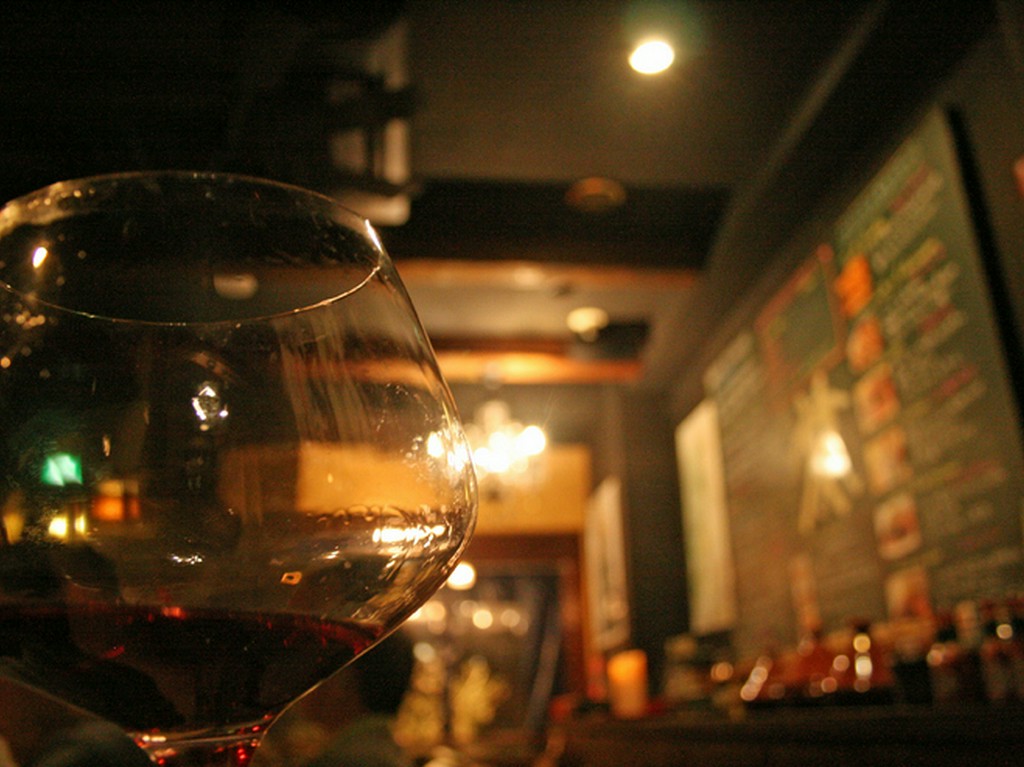 話題の日本産ワインがグラスで6種以上楽しめます　