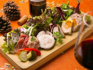 自家製の無添加『美食家のサラダ～サラダ・グルマンディーズ』