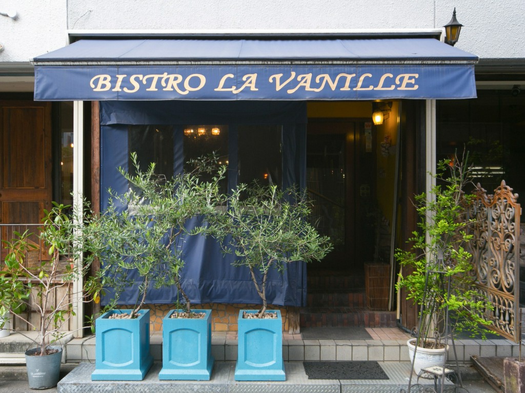 お客様にフランスのビストロの雰囲気をまるごと感じて頂きたい