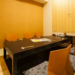 完全個室あり。周囲にじゃまされたくない飲み会や、大切な接待に