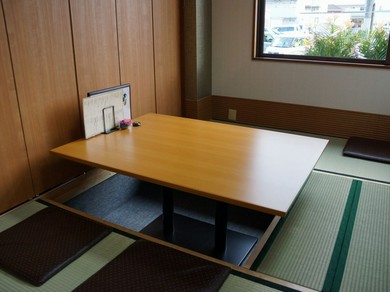 贅沢に畳の掘りごたつ完備