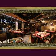 ガラス張りの店内は大通り公園を一望できる、絶好のロケーション。夜には夜景がキレイに見えます。季節ごとに変わる大通公園の各種イベントを見ながら、素敵なお食事タイムを！