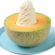 ル・トロワでおもいっきり夏を楽しもう。
暑さに負けない涼しくなれるグルメもたくさん！

『7/15(月)~〈ビュッフェ〉北海道メロン食べ放題』

旬の北海道産メロンの食べ放題が今年も登場！甘いメロンをお楽しみください！

＜ビュッフェ＞
平日　1,898円バリュー(19:30～)　1,698円(税込)
土日祝1,998円バリュー(19:30～)　1,798円(税込)
+979円