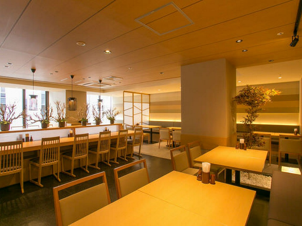 札幌の中心街、大通駅直結ながら落ち着いた雰囲気の蕎麦屋です