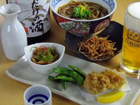 ・お飲み物１杯
・本日の一品
・鶏の唐揚げ
・蕎麦チップ
・枝豆
・半蕎麦

