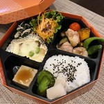 わんずはーとのごはんを可愛いお弁当箱に詰めてお渡ししています
写真はイメージです、弁当の内容は当日のわんずはーとのごはんのお献立になります
※お汁はつきません
4つ以上は電話にてご予約下さいませ