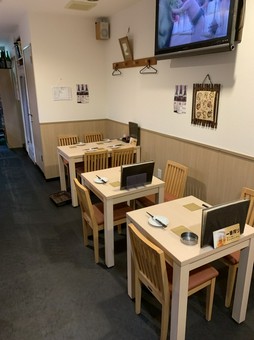 ゆっくりと料理とお酒を堪能できる、落ち着いた和の雰囲気