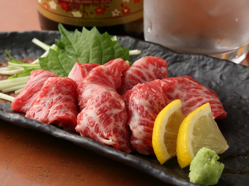 鮮度抜群！　本場から直送された上質な『熊本産・特選馬刺し』