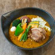 食材：豚角煮・レッドムーン・にんじん・ピーマン・かぼちゃ・ブロッコリー・いんげん・なす・うずら・キャベツ