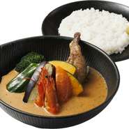 さむ～い季節こそ、楽しもう冬のご褒美、心も体も満たされる時間を！

『椰子の実チキンカレー』
ココナッツスープがまろやかな甘みをもたらすチキンカレー。お好みの辛さで、ほっこり温まってください。

1,485円
