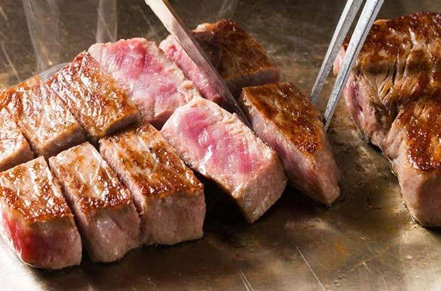 【結ユイ】神戸牛サーロインステーキと車海老&帆立の海鮮の神戸ビーフコース