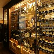 忙しい毎日のなかで少しゆっくりとふたりで食事をしたいときなどに、是非ご利用ください。コース料理であれば、一皿一皿時間をかけてお出しするので、会話をしながらゆったりとお過ごしいただけます。