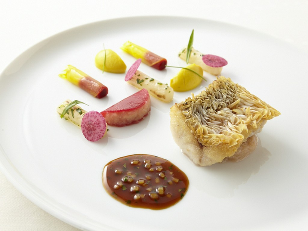 シェフ自らが厳選した日本各地の厳選素材