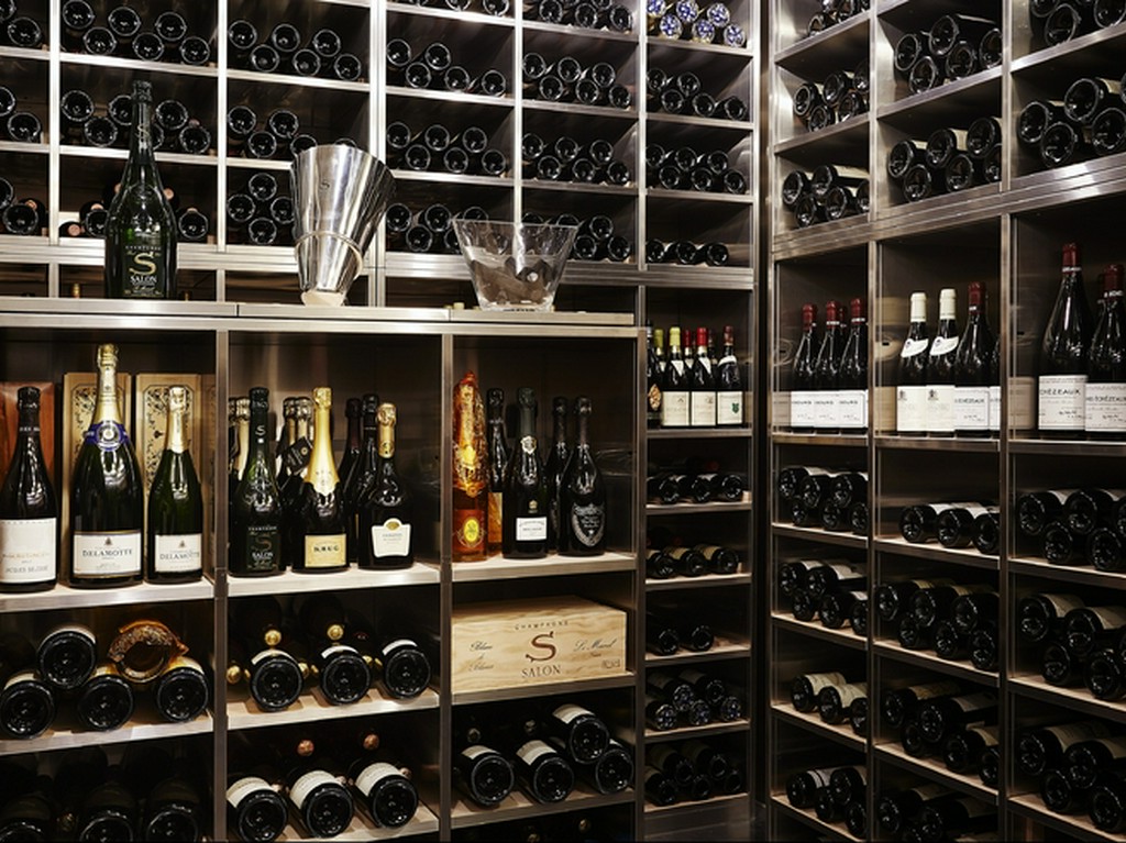 名だたるワインが並ぶ、圧巻のワインリスト
