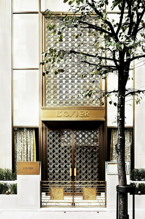 荘厳ささえ醸しだす、重厚な佇まい