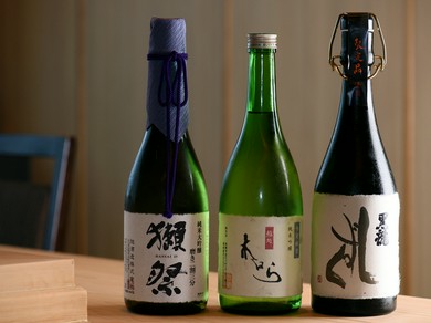 店主自ら試飲して納得した、あらゆるタイプの日本酒が揃う