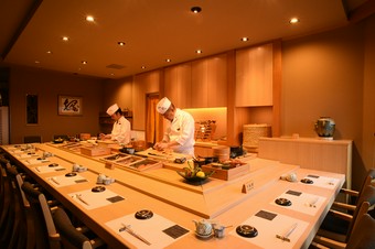 昼と夜とでは異なる雰囲気。技ありの空間演出