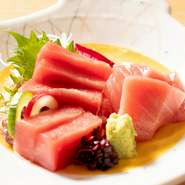 生のマグロを自社にて仕入れ！
自信をもってオススメしております！
価格は時価となりますので、スタッフにご確認ください。
※入荷がない場合も御座います。
