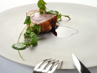 フランス産でも信頼できる生産者から仕入れる『フランス産仔牛のロティ』