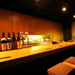 カウンター席でゆっくりと、京都ならではの味わいを堪能