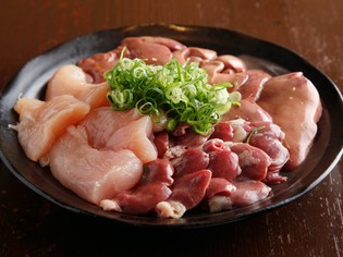 国産の鶏肉は、鮮度を重視。その日の素材はその日に仕入れ