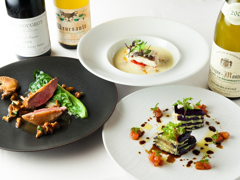 毎年、現地のレストランで働くことで“フランスの今”を持ち帰る