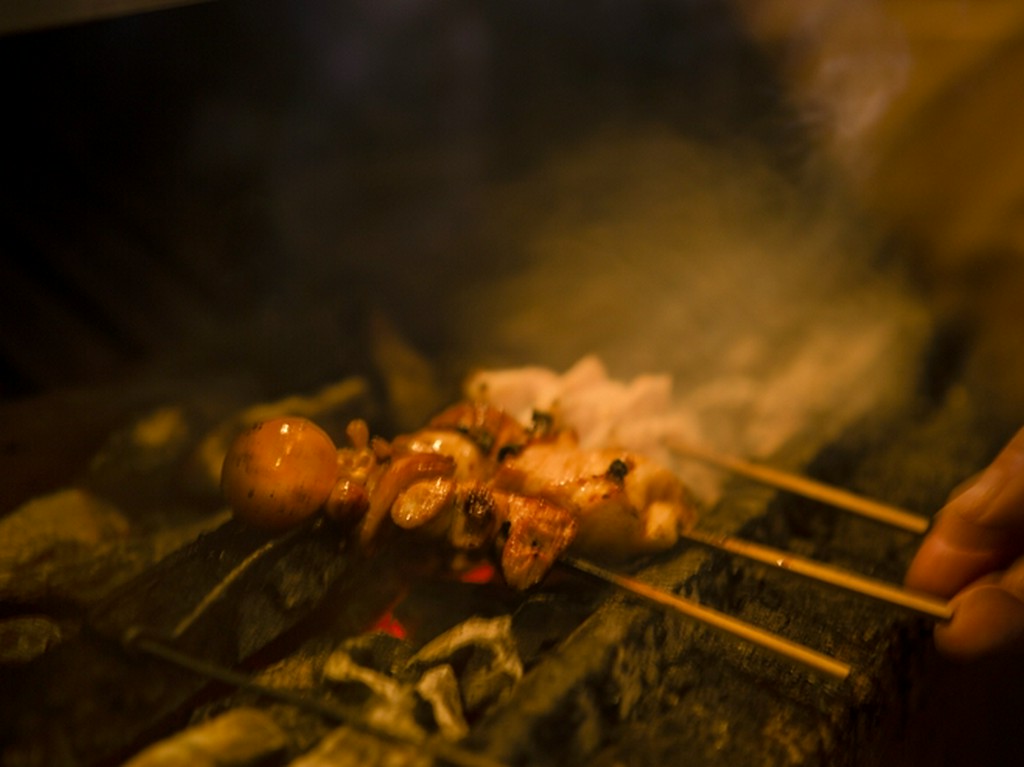 手間暇を惜しまずに、黙々と積み重ねられる手仕事が店の根幹